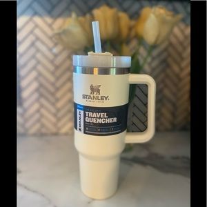NWT STANLEY 40oz ADVENTURE QUENCHER TRAVEL TUMBLER - CREAM